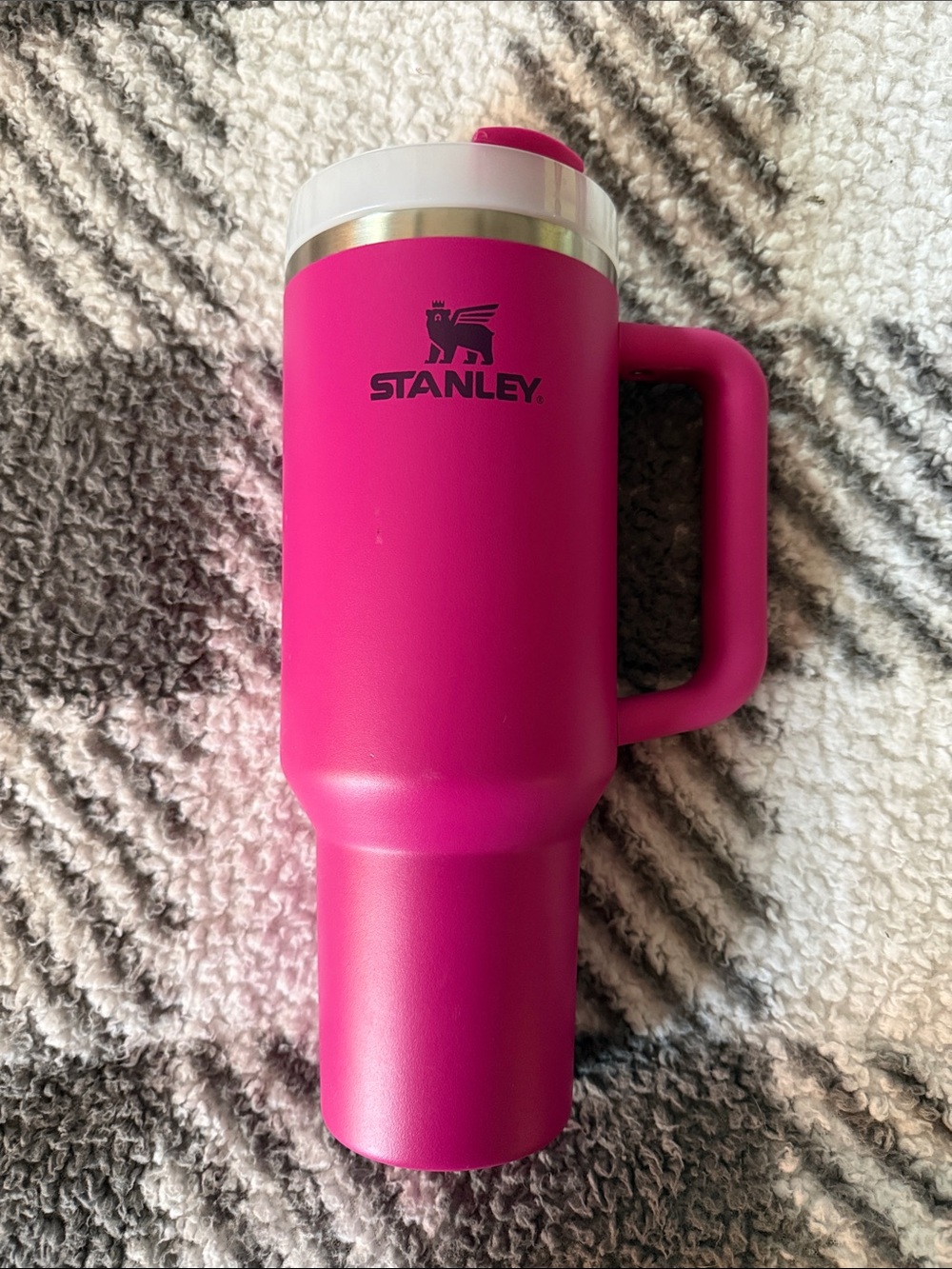 40 oz Stanley Hot Pink Travel Tumbler with Handle 🩷